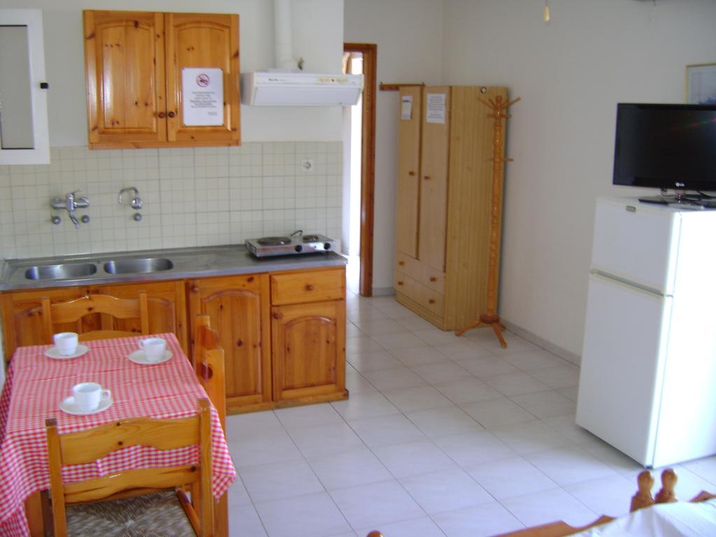 Hotel Kallithea Лутра-Эдипсу Экстерьер фото